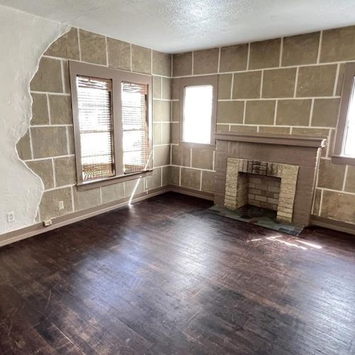 2540 Gladstone Dr, Dallas TX  75211-5313 exterior