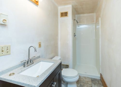 23 Hl St, Dover NH 03820-3111 exterior