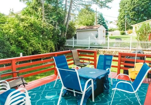 33 Baltic Rd, Worcester, MA 01607-1105