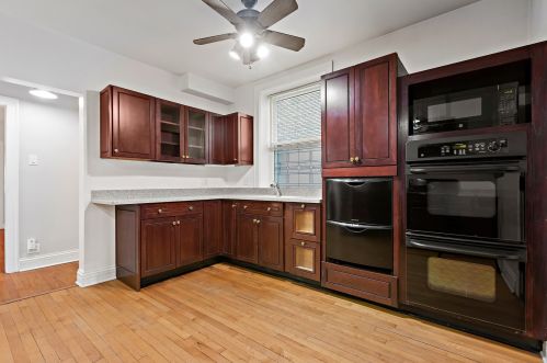 2219 Rosemont Ave, Chicago IL 60659-2195 exterior