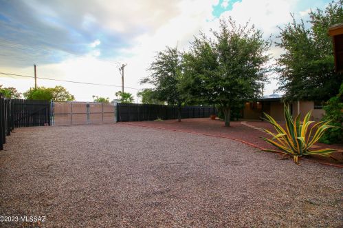 5602 Mabel St, Tucson AZ 85715-5059 exterior