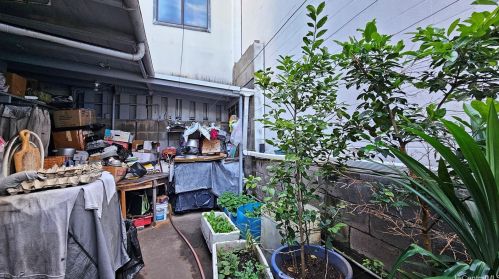 1734 Kahai St, Honolulu HI 96819-3913 exterior