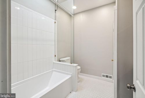 1228 Mckean St, Philadelphia PA  19148-2208 exterior