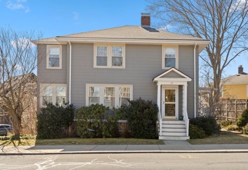 67 Hale St, Beverly, MA 01915-4619