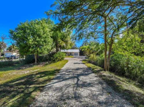 430 16th St, Naples, FL 34117-9418