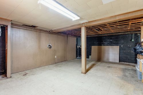 128 Casper St, Valley Stream NY 11580-3606 exterior