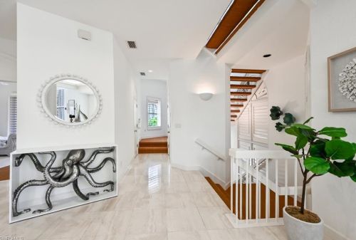 30 Casa Mar Ln, Naples FL 34103-3685 exterior