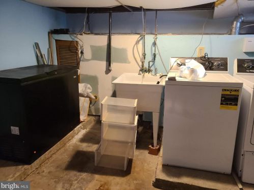 319 Engle St, Chester PA 19013-2509 exterior