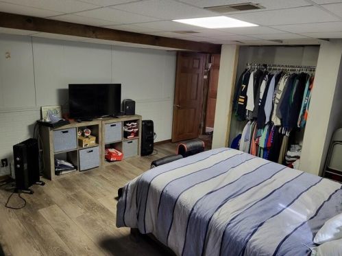 1204 Fleetwood Dr, Manitowoc WI 54220-2362 exterior