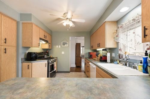 1611 Hillsdale Ave, Pittsburgh PA 15216-1822 exterior