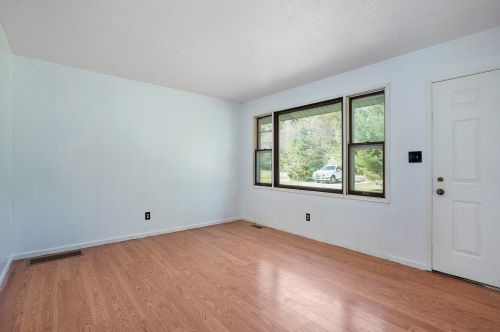 4090 Whitehall Rd, Meskegon MI 49445-1358 exterior