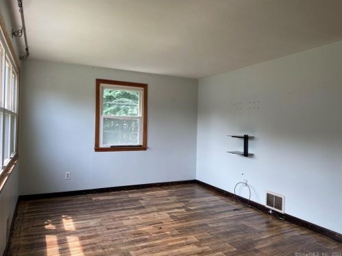 229 Alexander Rd, New Britain CT 06053-1047 exterior