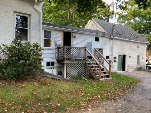 166 Locust St, Dover NH 03820-4033 exterior