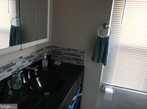 813 Bucknell St, Philadelphia PA 19145-3213 exterior