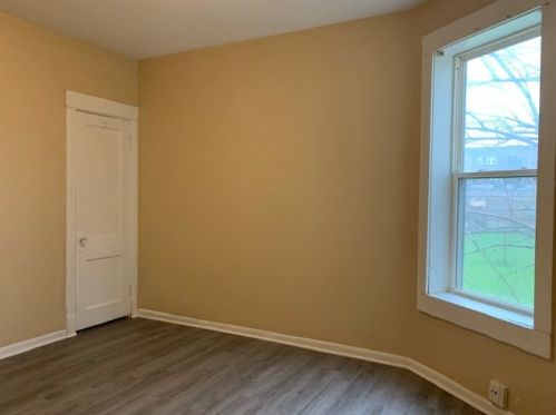 6040 Eberhart Ave, Chicago IL 60637-2404 exterior