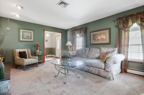 819 Coolidge Ave, Woodbridge, NJ 07095-3213