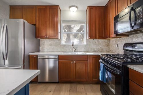 8205 Easter Cv, Austin TX  78757-7802 exterior