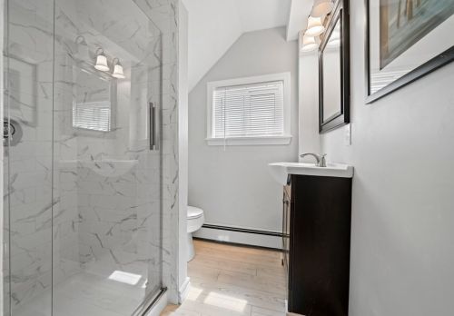 4 Mckinley Rd, Worcester MA  01605-2112 exterior