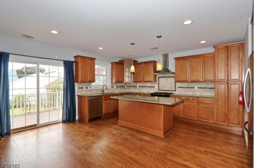 78 Benjamin St, Cranford NJ  07016-2622 exterior