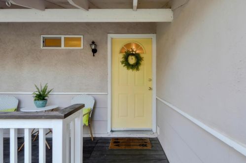 1707 Baywood Ln, Davis CA 95618-0543 exterior