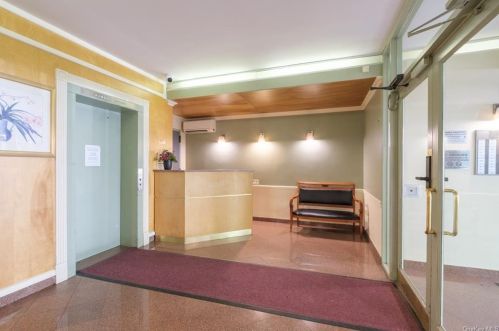 3220 Fairfield Ave, Bronx NY 10463-3204 exterior