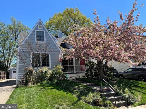 2417 Davis Ave, Alexandria VA  22302-3209 exterior