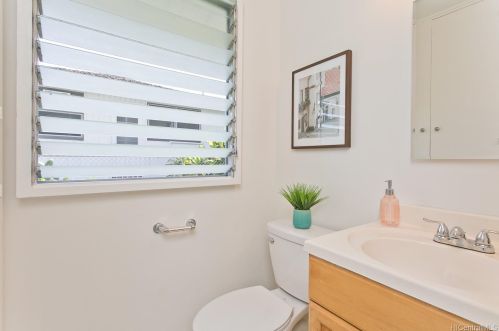 5622 Kawaikui St, Honolulu HI 96821-2021 exterior