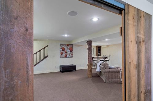 2332 Divot Dr, Saint Louis MO 63131-3240 exterior