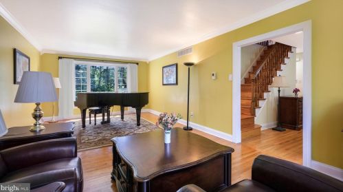 3653 Warfield Dr, Huntingdon Valley PA 19006-3423 exterior