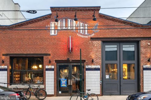 922 4 St, Philadelphia PA 19147-4104 exterior