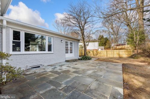 14409 Butternut Ct, Rockville MD 20853-2324 exterior