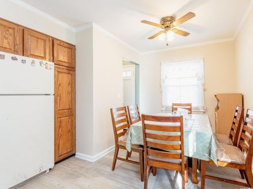 128 Casper St, Valley Stream NY 11580-3606 exterior