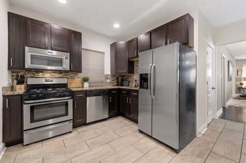 1025 Mayfield Ave, Chicago IL 60638-4404 exterior