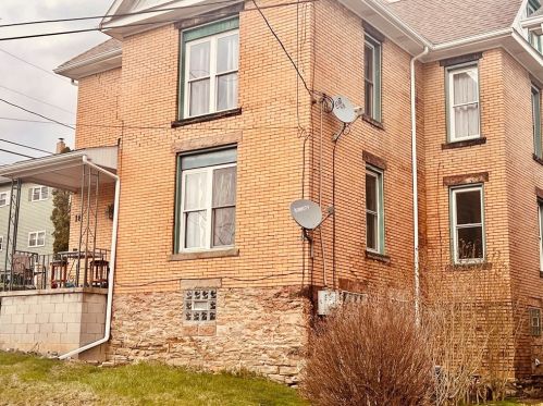 18 Blaine Ave, Manor PA 15665-9715 exterior