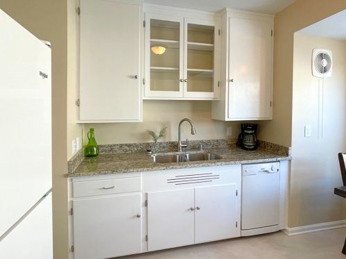 2852 53, Milwaukee WI 53210-1613 exterior