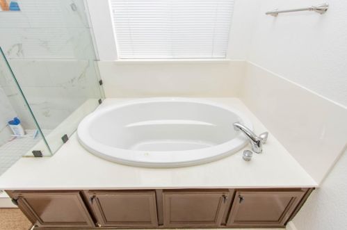 1072 Bennington Ave, Turlock CA  95382-0555 exterior