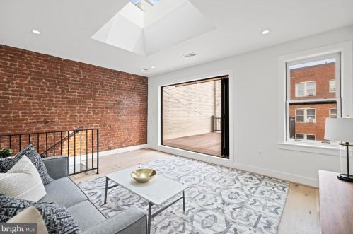 1834 Swann St, Washington DC  20009-5505 exterior