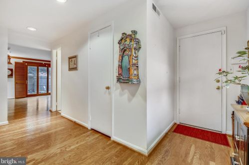 11417 Hounds Way, Rockville, MD 20852-4550