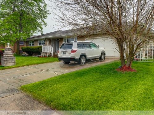 1451 Meadow Dr, Gary, IN 46410-1933