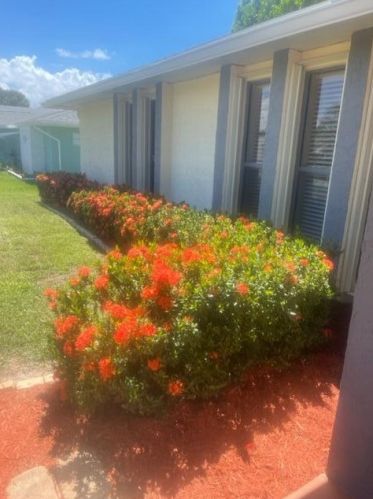 561 Sunnybrook Ter, Fort Pierce FL 34983-2669 exterior