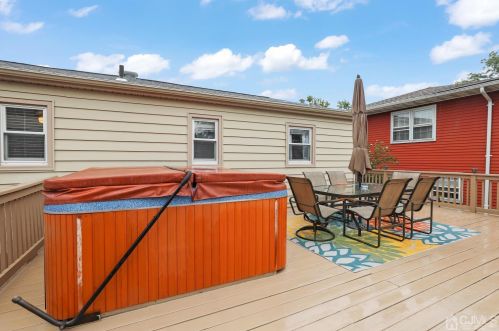 829 Evergreen Ct, New Brunswick NJ 08902-2314 exterior