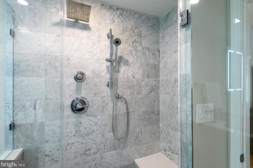 1209 Forestwood Dr, Mc Lean VA  22101-2603 exterior