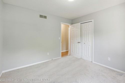 502 Brunswick Dr, Dewitt MI 48820-9189 exterior