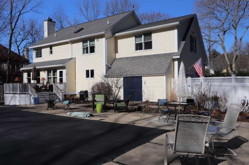 11 Hubbard Rd, Dover NH 03820-4272 exterior