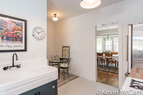 625 Giddings Ave, Grand Rapids MI 49506-3202 exterior