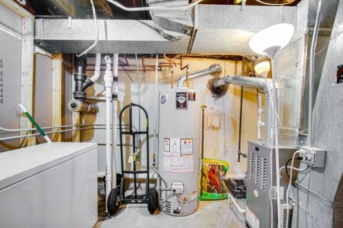 6343 Legett Ave, Chicago IL 60646-4231 exterior