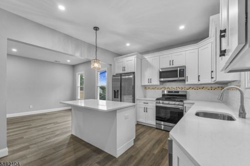 156 Barnert Ave, Paterson NJ  07512-1640 exterior