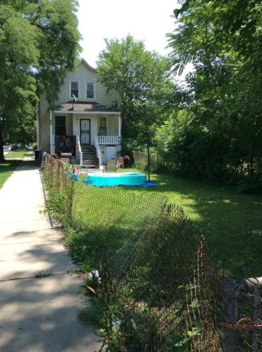 5801 Paulina St, Chicago, IL 60660-3203