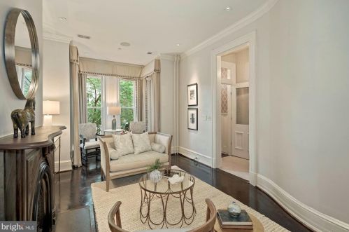 1406 Swann St, Washington DC  20009-3904 exterior