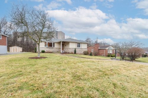 1221 Meadowlark Dr, Pittsburgh, PA 15243-1215